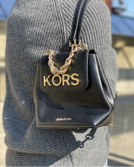 Batoh dámský Michael Kors černý s nápisem